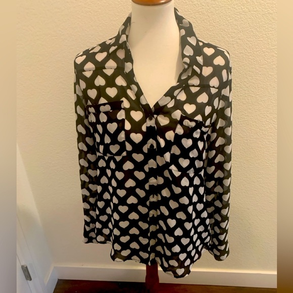 Express black and white heart blouse - Picture 1 of 7